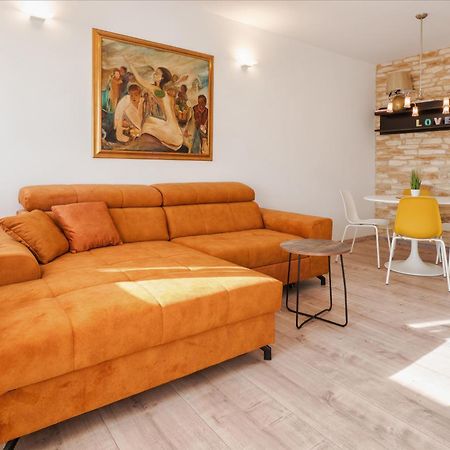 3-Bedroom Sea View Apartment - Balcony, Elevator - Spinut, Split 斯普利特 外观 照片