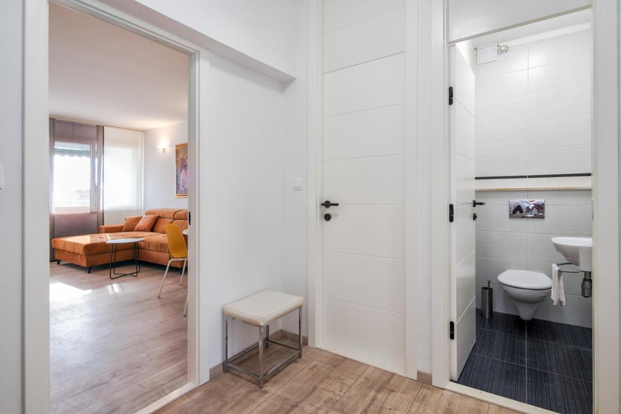 3-Bedroom Sea View Apartment - Balcony, Elevator - Spinut, Split 斯普利特 外观 照片