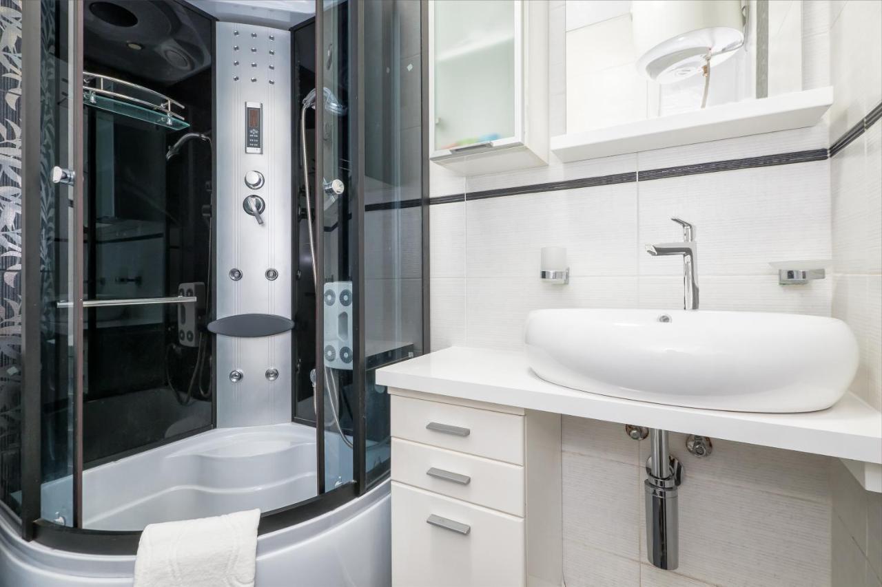3-Bedroom Sea View Apartment - Balcony, Elevator - Spinut, Split 斯普利特 外观 照片