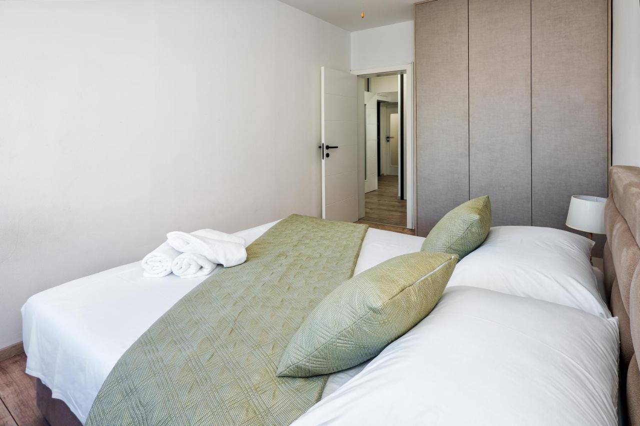 3-Bedroom Sea View Apartment - Balcony, Elevator - Spinut, Split 斯普利特 外观 照片