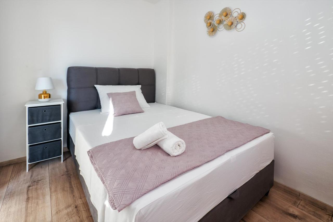 3-Bedroom Sea View Apartment - Balcony, Elevator - Spinut, Split 斯普利特 外观 照片