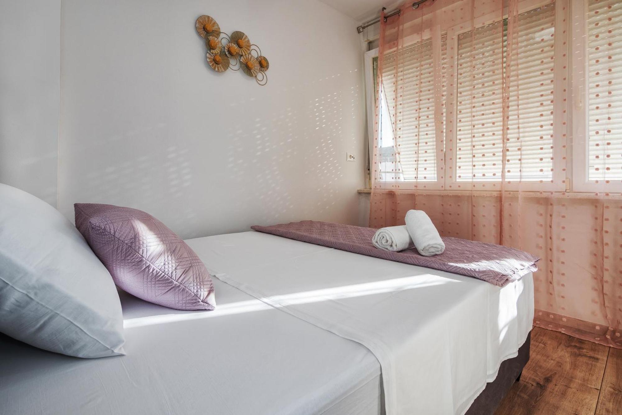 3-Bedroom Sea View Apartment - Balcony, Elevator - Spinut, Split 斯普利特 外观 照片
