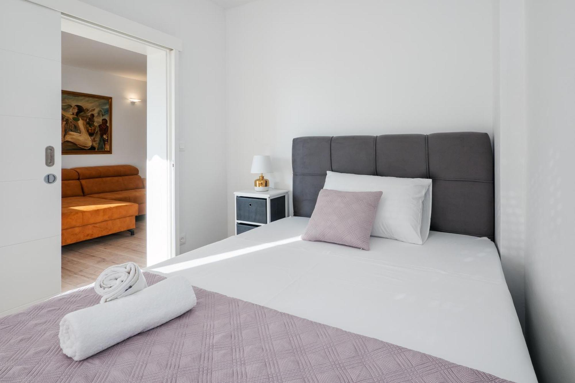 3-Bedroom Sea View Apartment - Balcony, Elevator - Spinut, Split 斯普利特 外观 照片